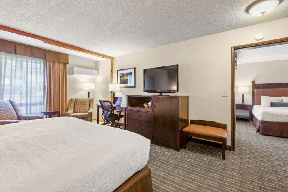 King Suite with Courtyard View and Patio - Non-Smoking