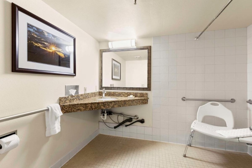 Room image 5